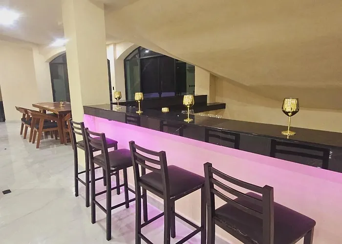Luxury Near Akumal, 9 Bedrooms-breakfast & Shuttle Pousada