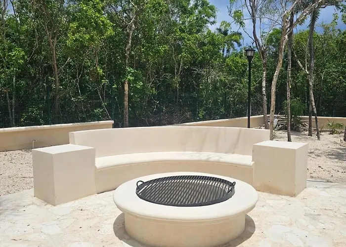 Luxury Near Akumal, 9 Bedrooms-breakfast & Shuttle Pousada